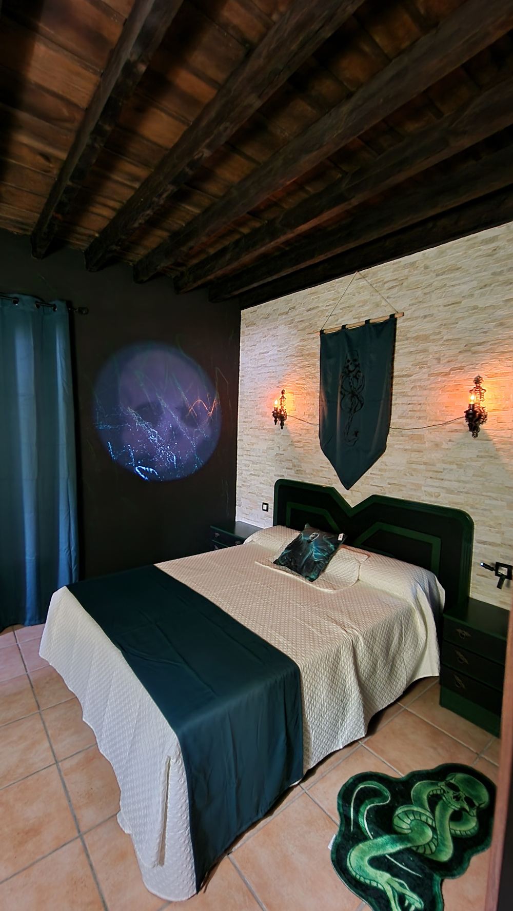 Habitación de matrimonio en tonos verdes